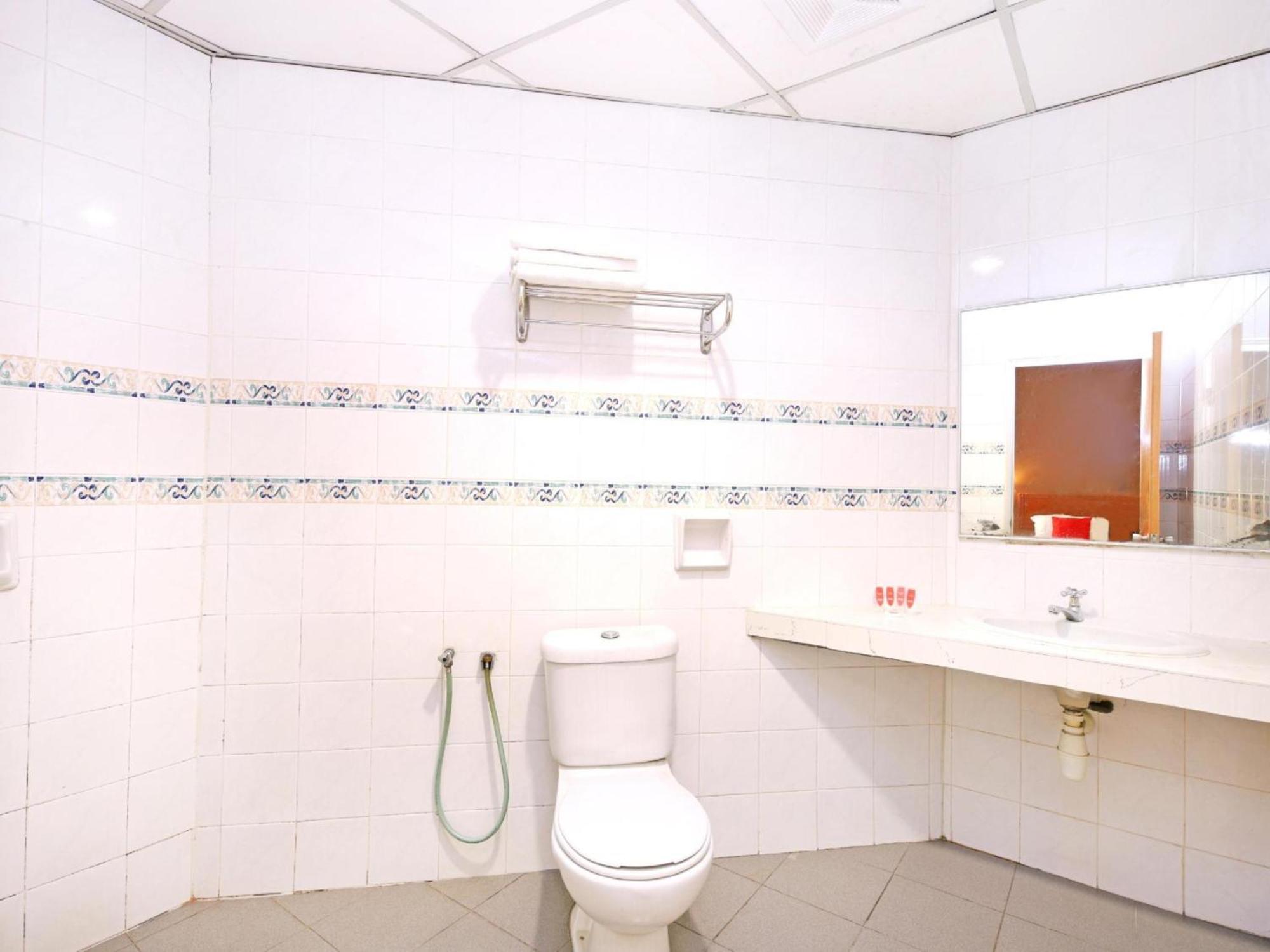 Super Oyo 447 Comfort Hotel Meru Klang Exterior foto