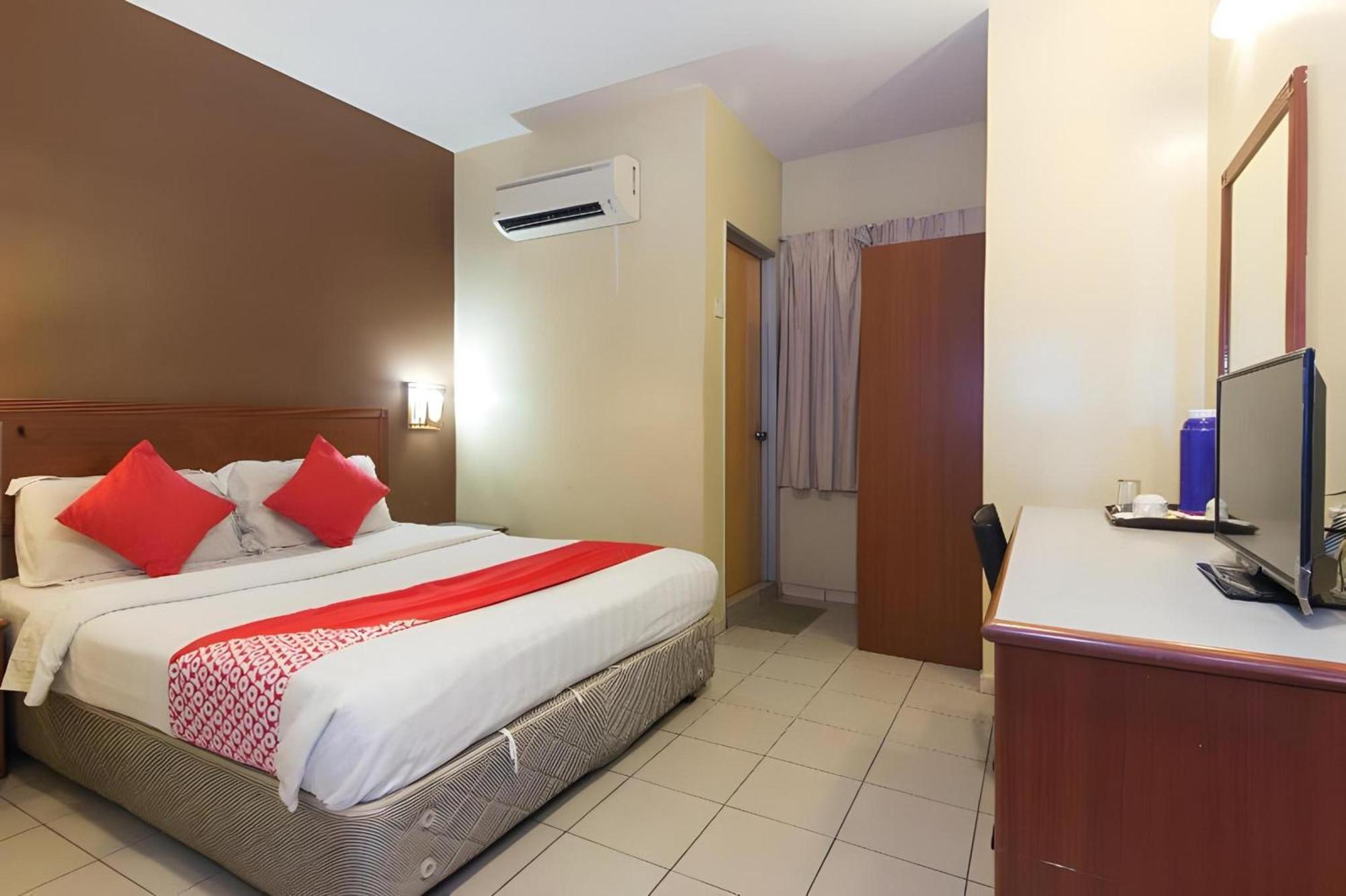 Super Oyo 447 Comfort Hotel Meru Klang Exterior foto
